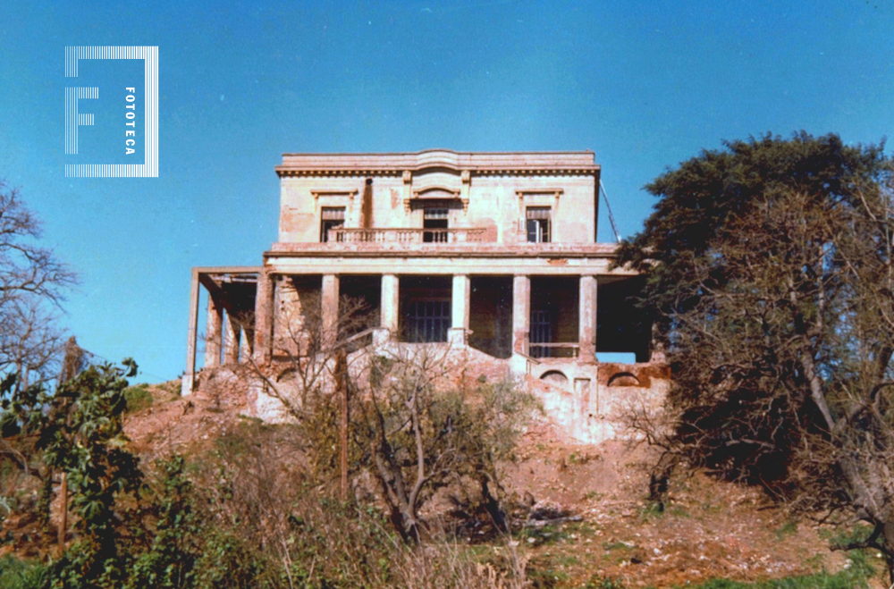 Casa de los Costa deteriorada en la década de 1980